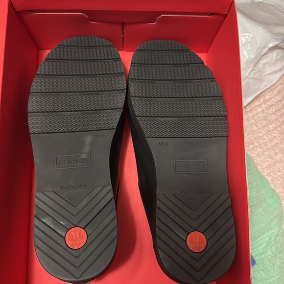 Hunter Play Clogs in Black - Picture 2 of 5